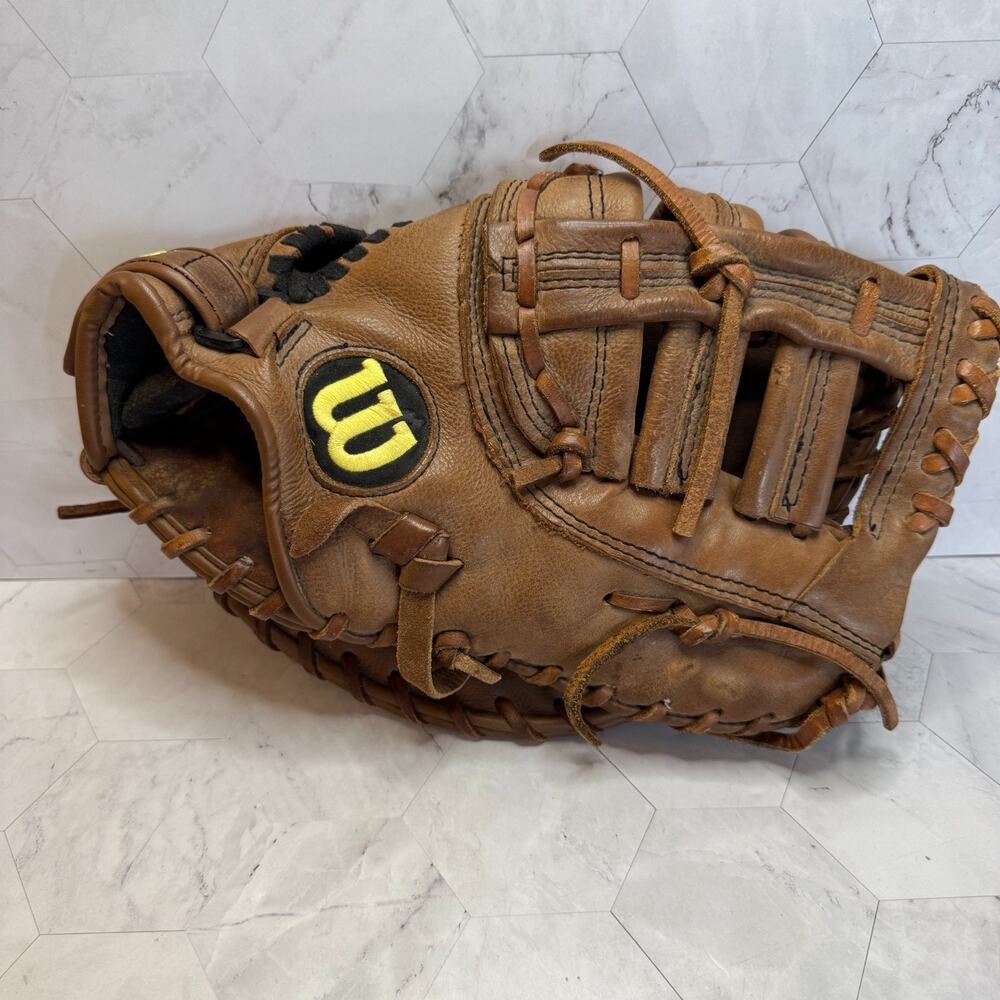 Wilson Glove A800 Brown SoftFit 11.5" Catchers Mitt RHT A0800BBYTHBM Broken In